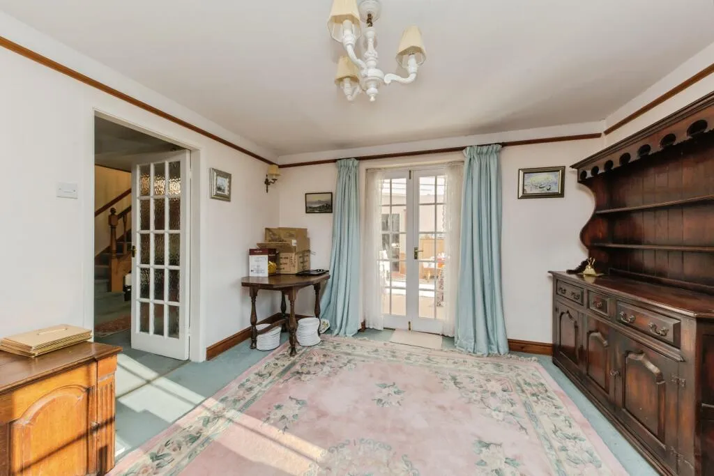 4 bed Character Property