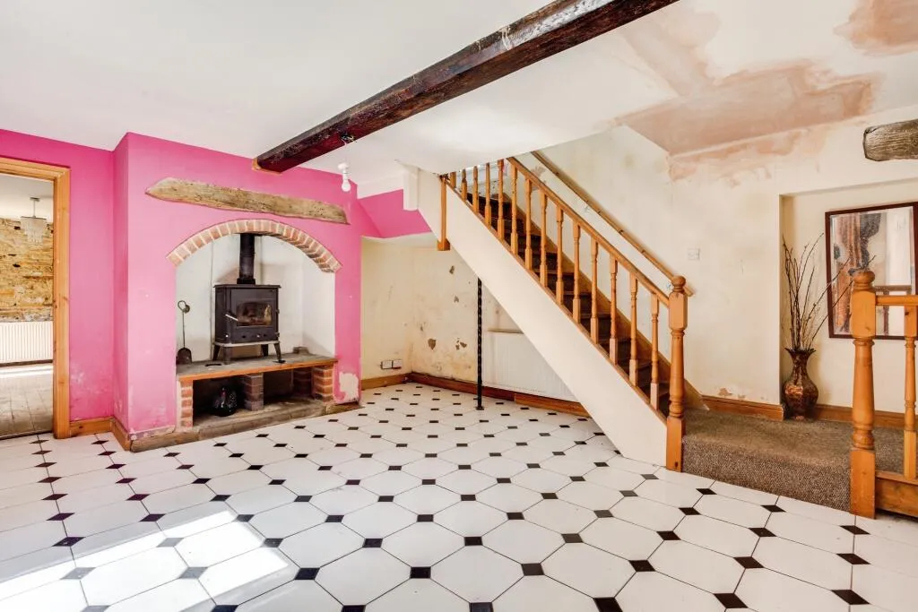 5 bed Link Detached House