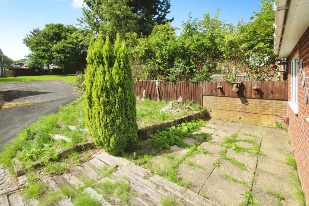 2 bed Semi-Detached Bungalow