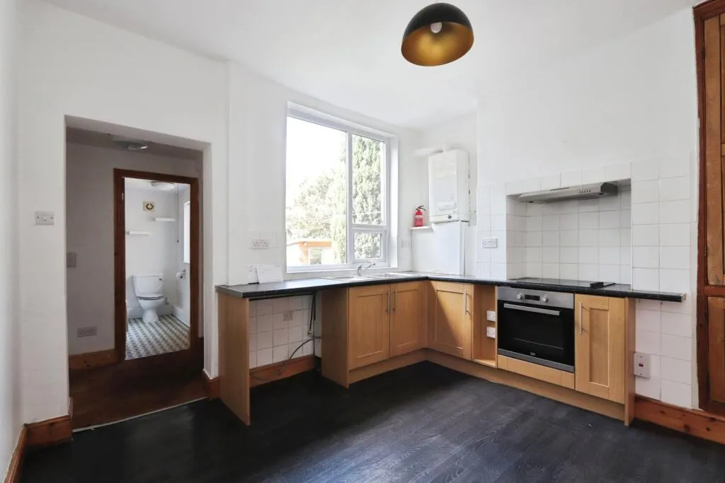 3 bed End of Terrace