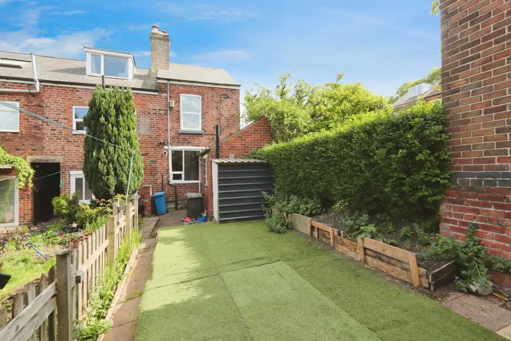 3 bed End of Terrace