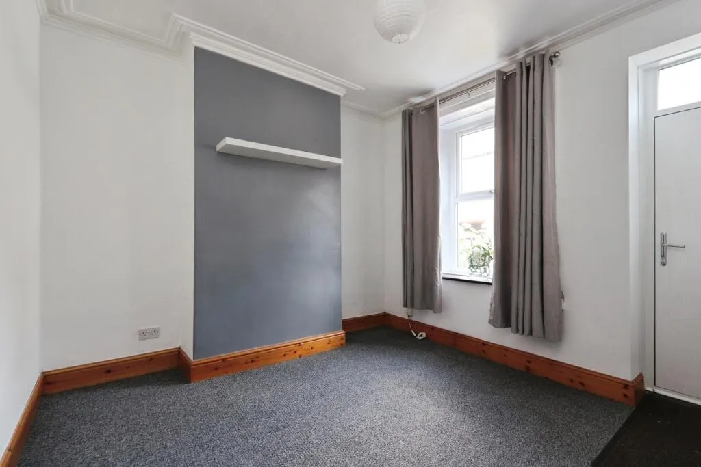 3 bed End of Terrace