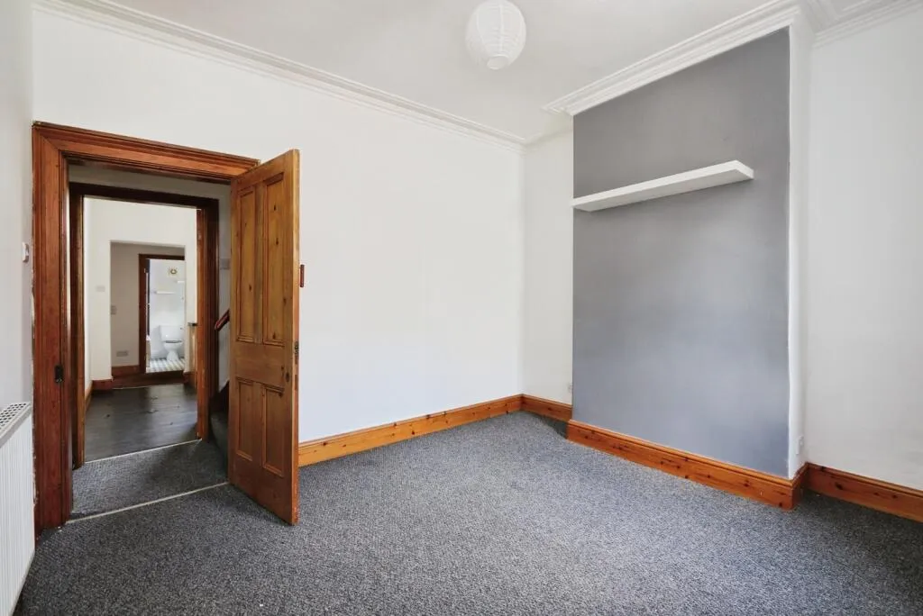 3 bed End of Terrace