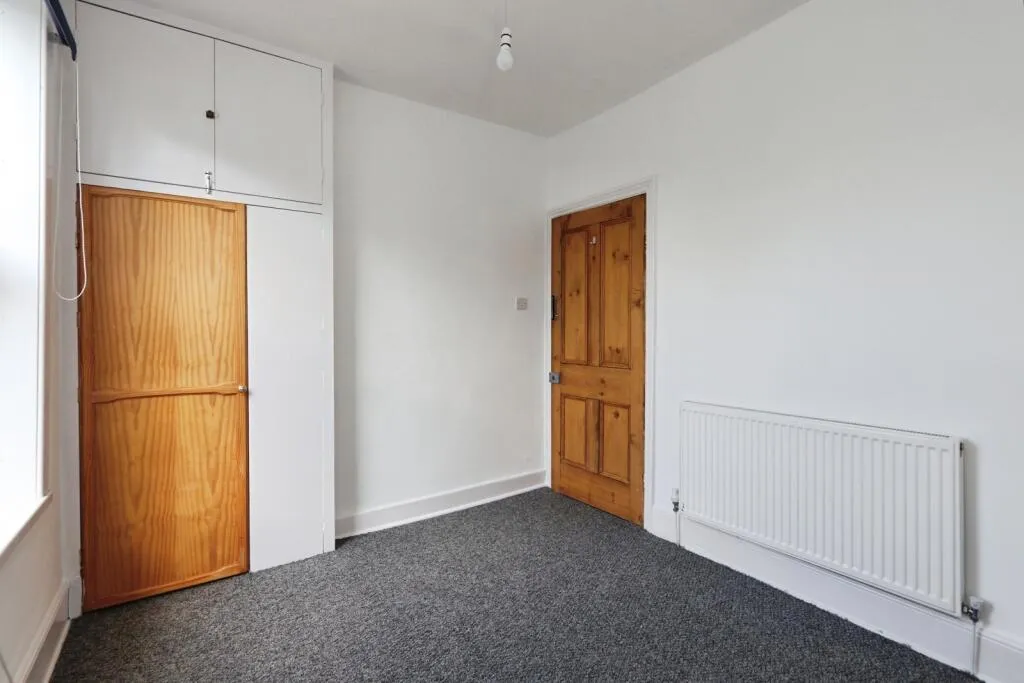 3 bed End of Terrace