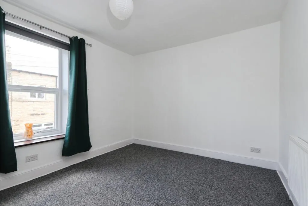 3 bed End of Terrace