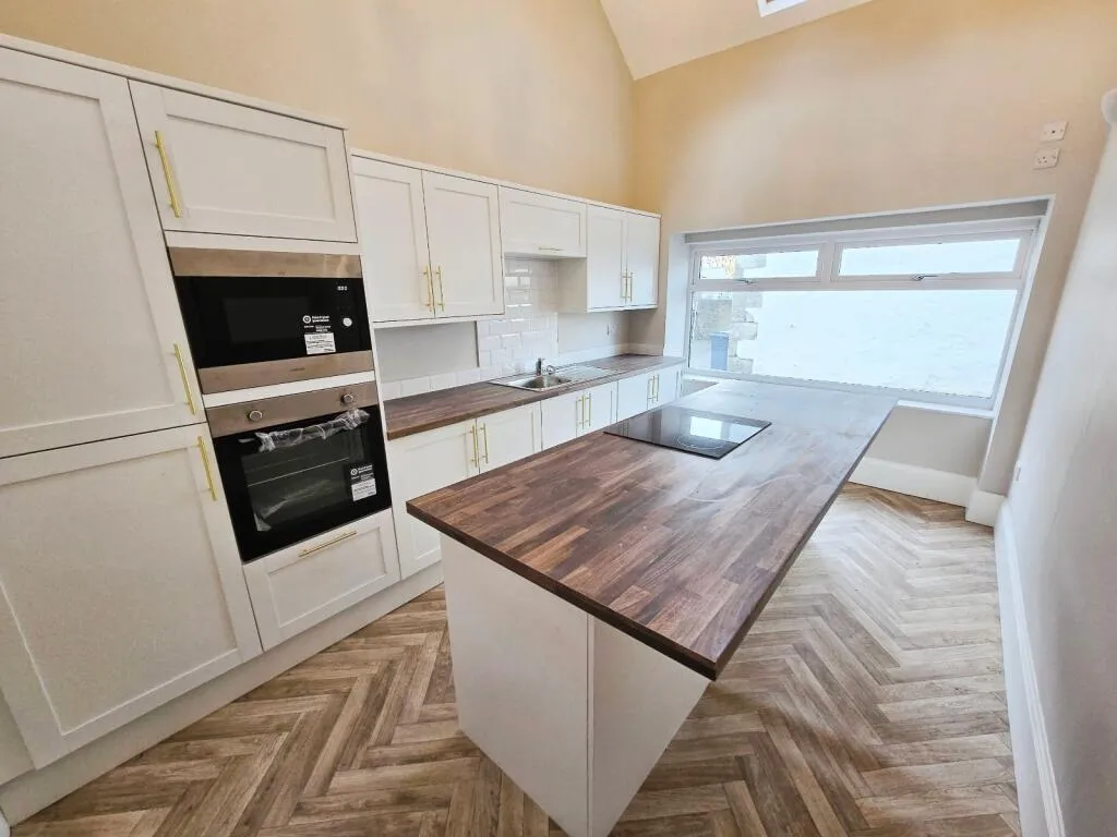 4 bed End of Terrace