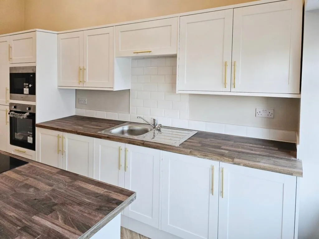 4 bed End of Terrace