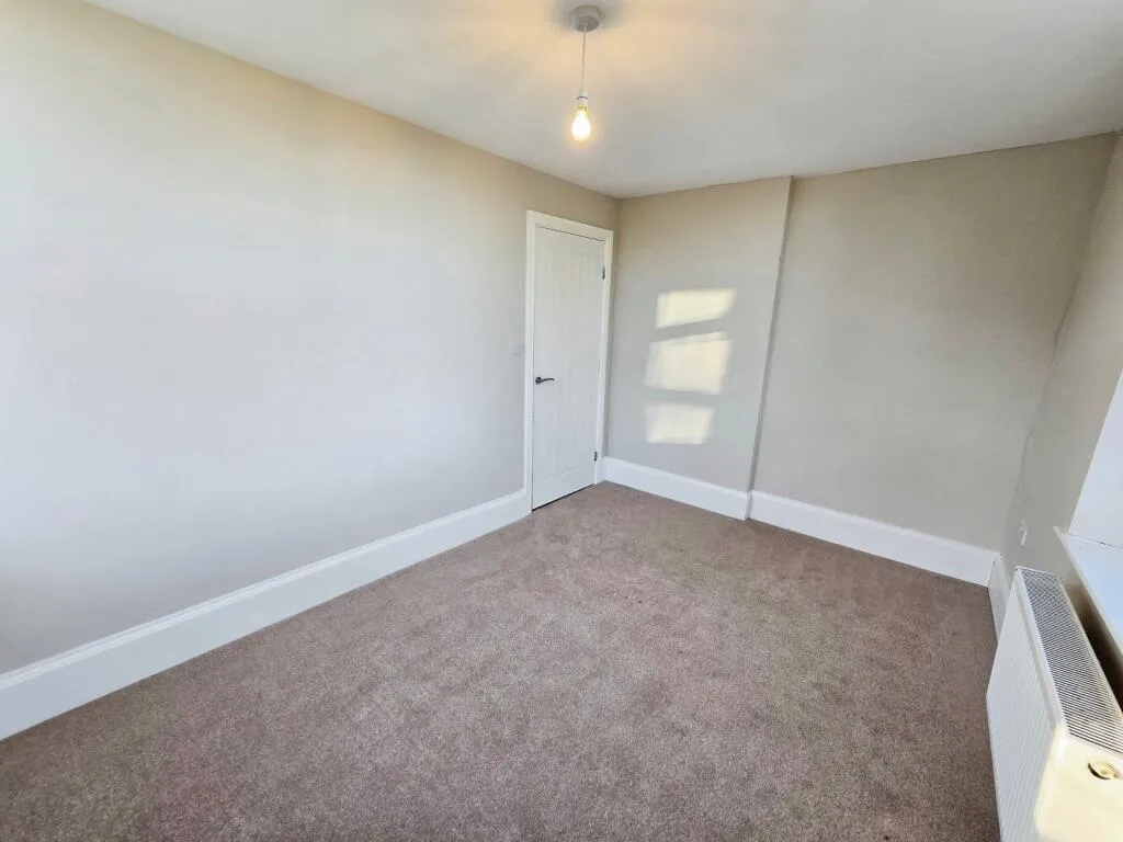 4 bed End of Terrace