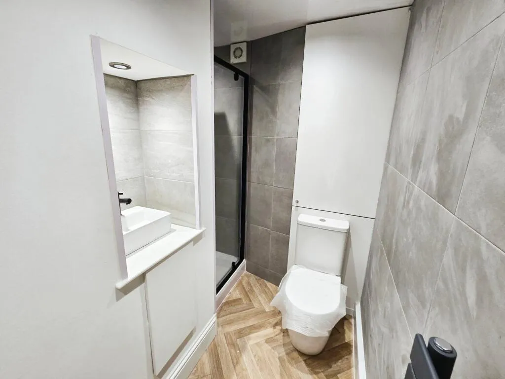 4 bed End of Terrace