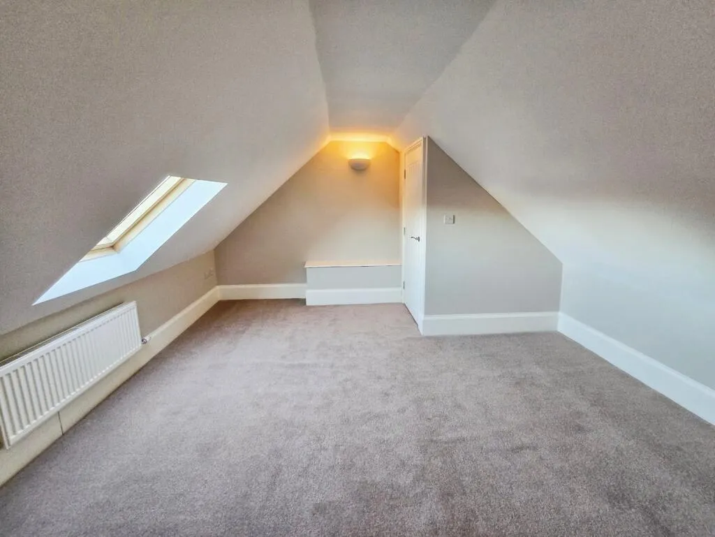 4 bed End of Terrace