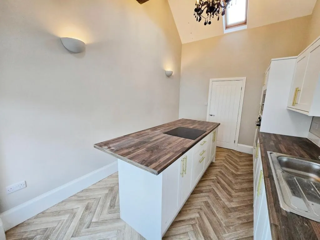4 bed End of Terrace
