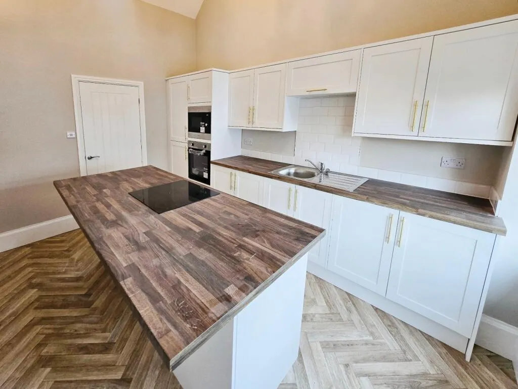 4 bed End of Terrace