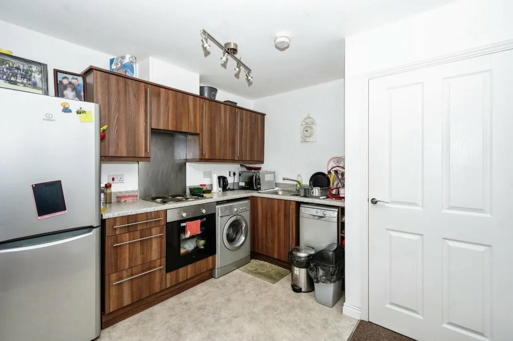 2 bed Ground Flat