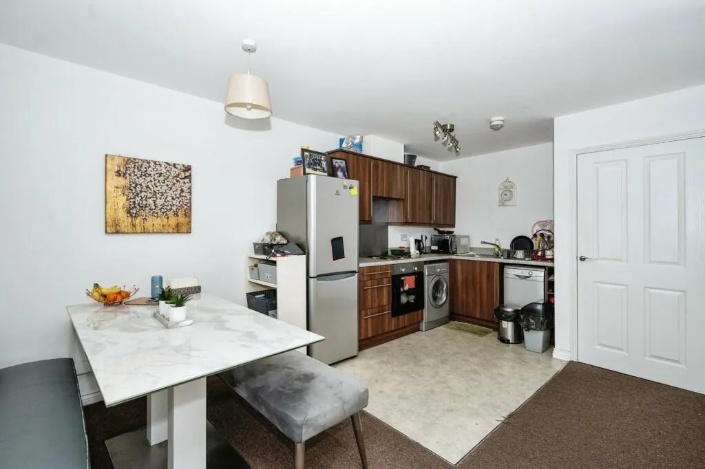 2 bed Ground Flat
