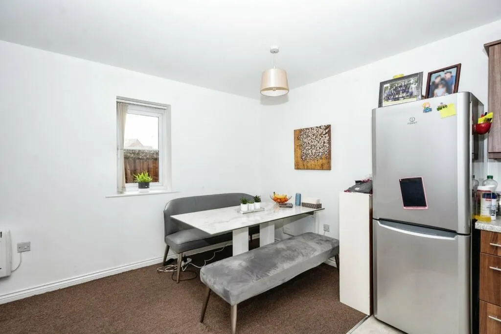 2 bed Ground Flat