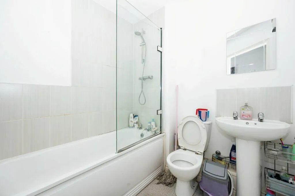 2 bed Ground Flat