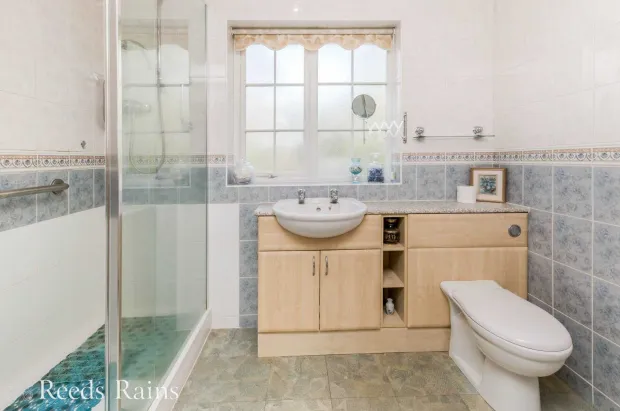 4 bed Detached