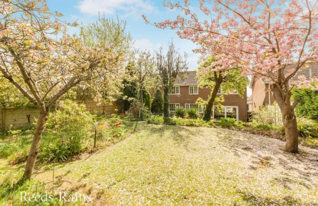 4 bed Detached