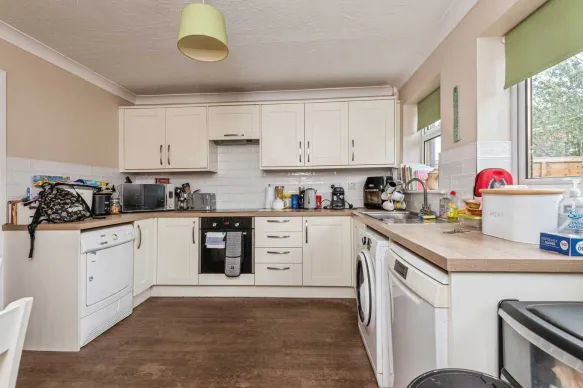 2 bed Semi-Detached