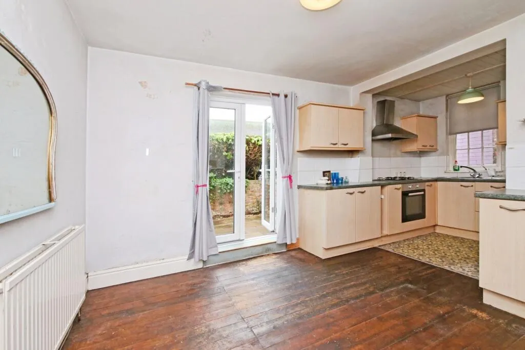2 bed Link Detached House