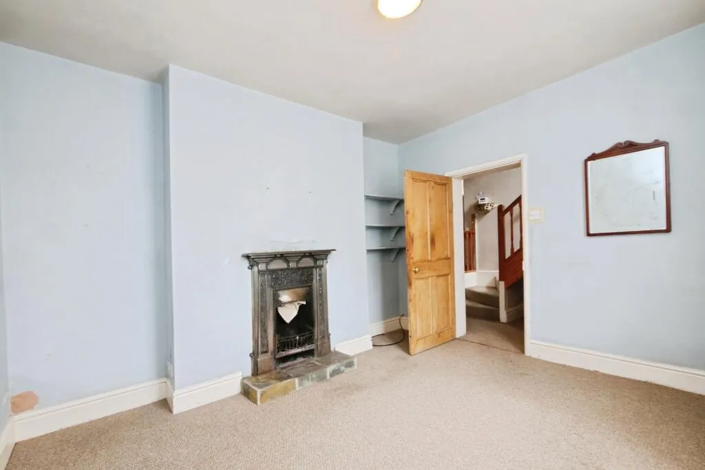2 bed Link Detached House