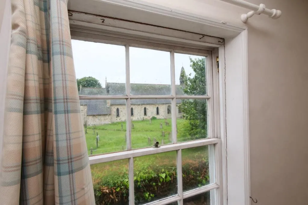 2 bed Link Detached House