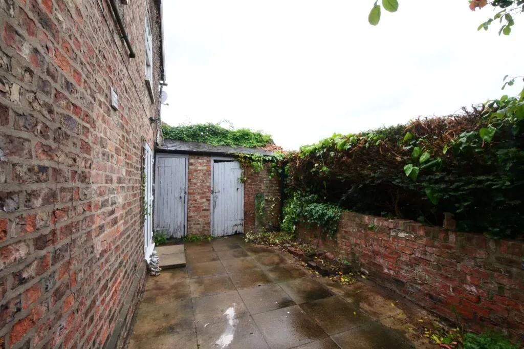 2 bed Link Detached House