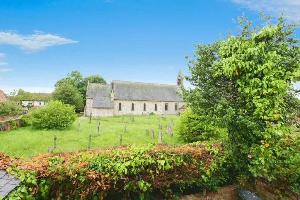 2 bed Link Detached House