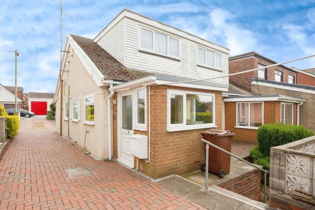 3 bed Semi-Detached Bungalow