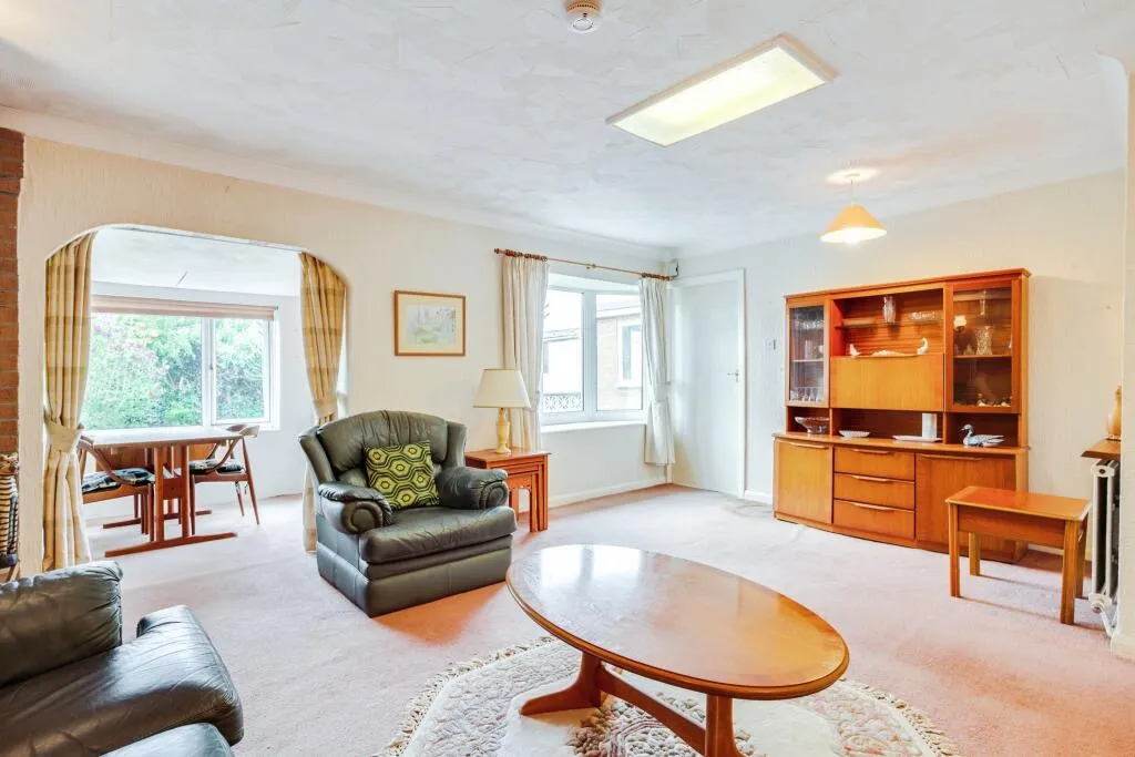 3 bed Semi-Detached Bungalow