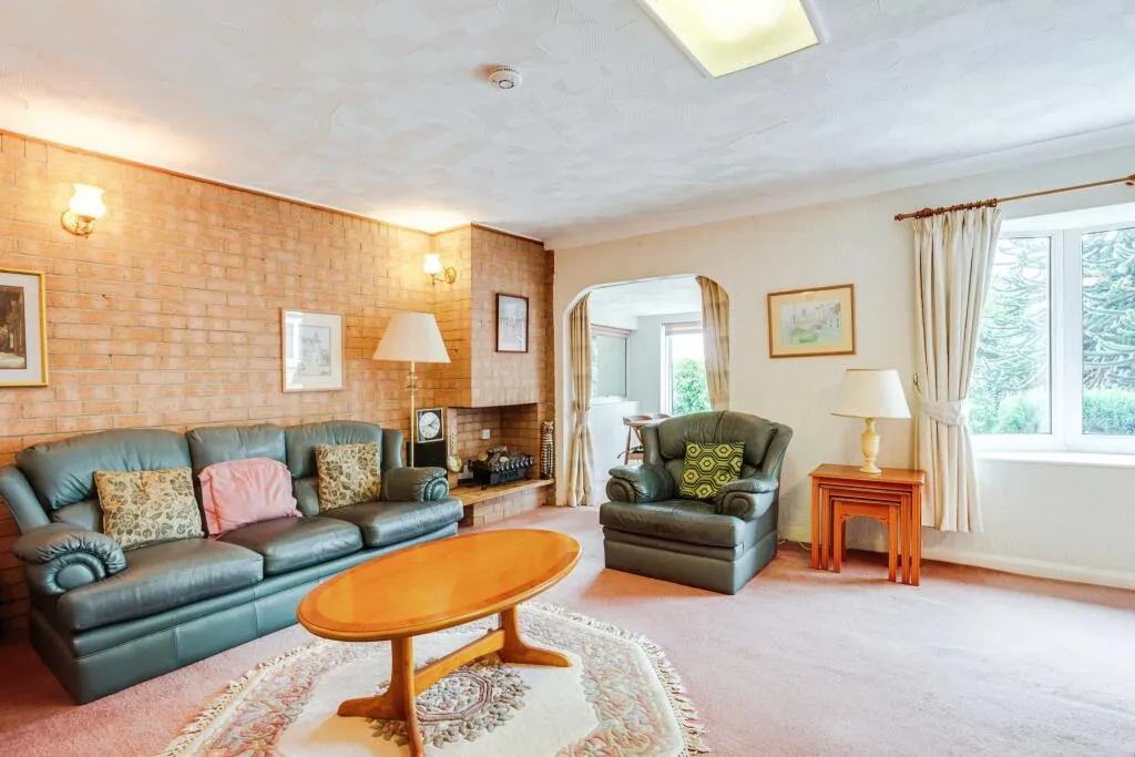 3 bed Semi-Detached Bungalow