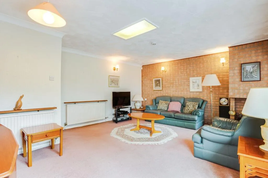 3 bed Semi-Detached Bungalow