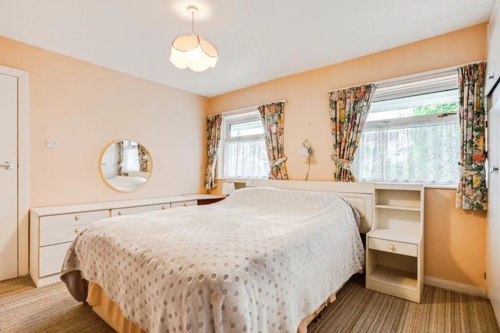 3 bed Semi-Detached Bungalow