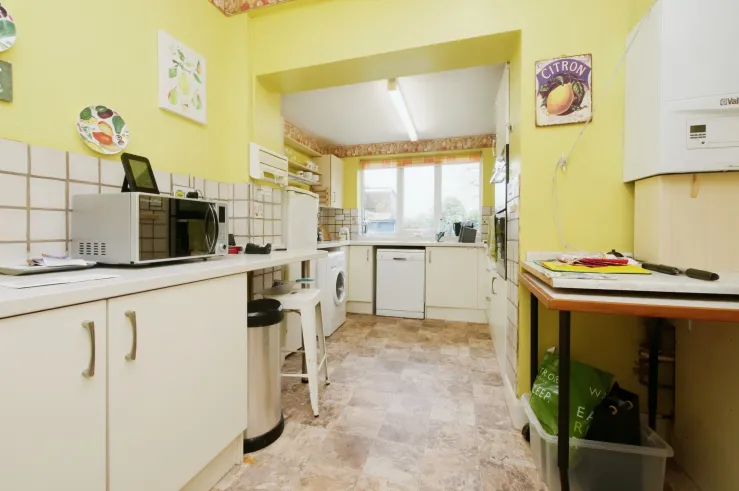 4 bed Semi-Detached