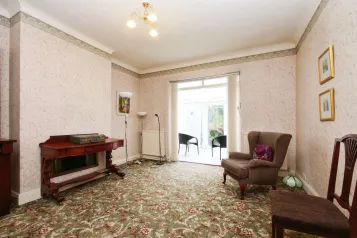 4 bed Semi-Detached