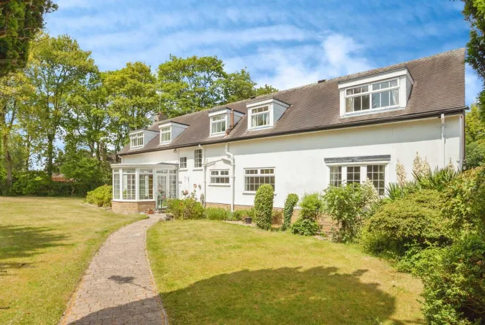 4 bed Detached