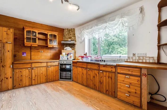 4 bed Detached