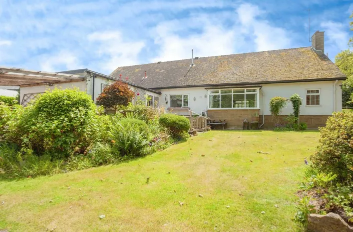 4 bed Detached