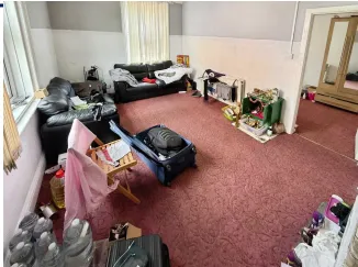 3 bed Mixed Use