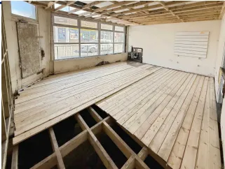 3 bed Mixed Use