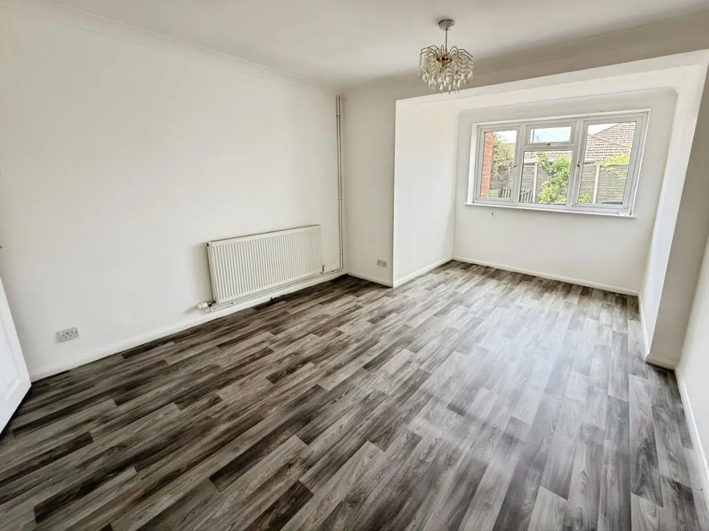 3 bed Semi-Detached Bungalow