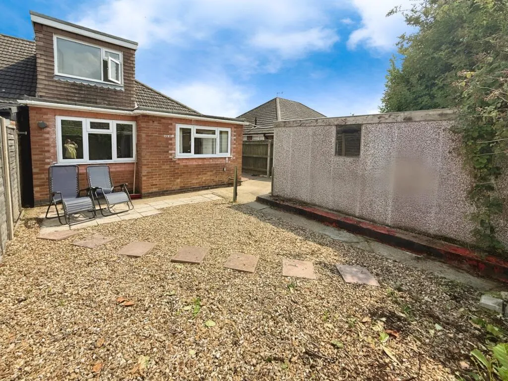 3 bed Semi-Detached Bungalow
