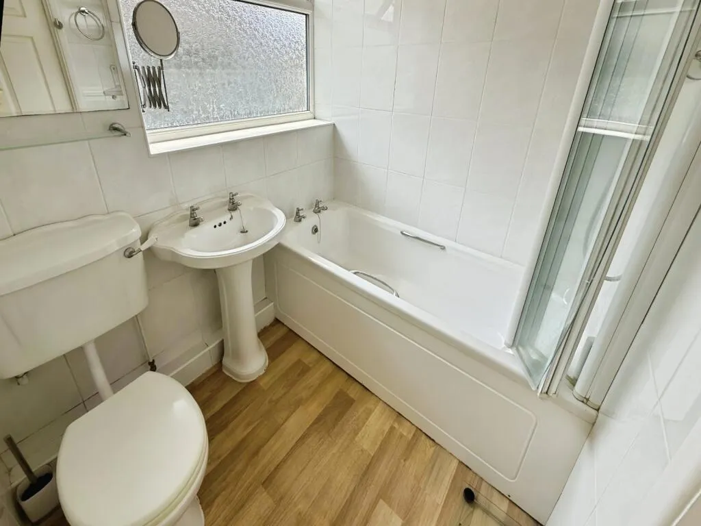 3 bed Semi-Detached Bungalow