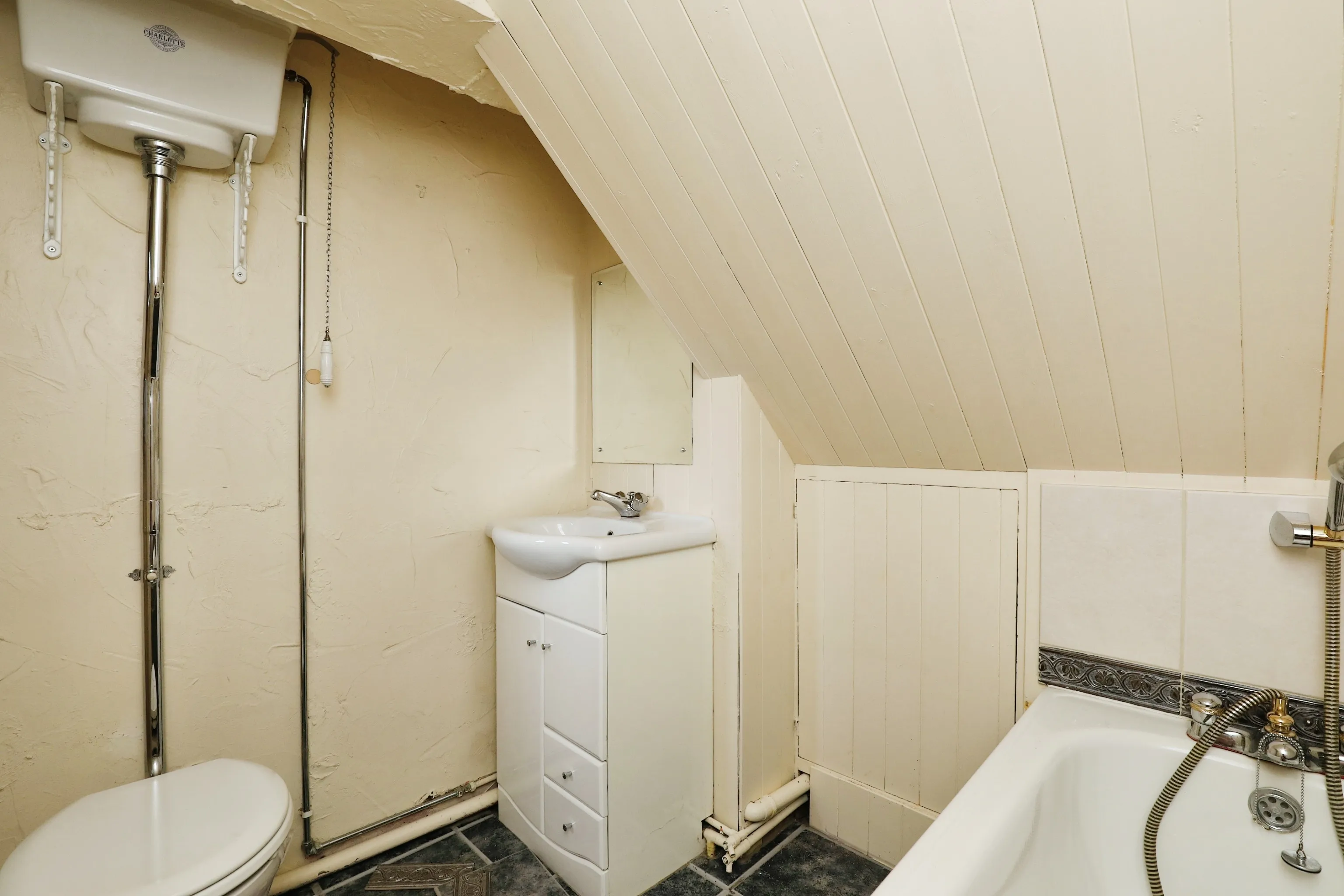 2 bed End of Terrace