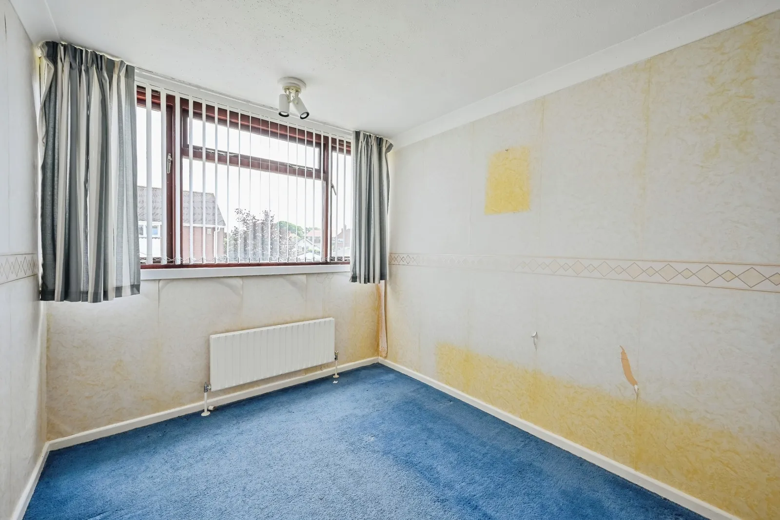 3 bed Semi-Detached Bungalow