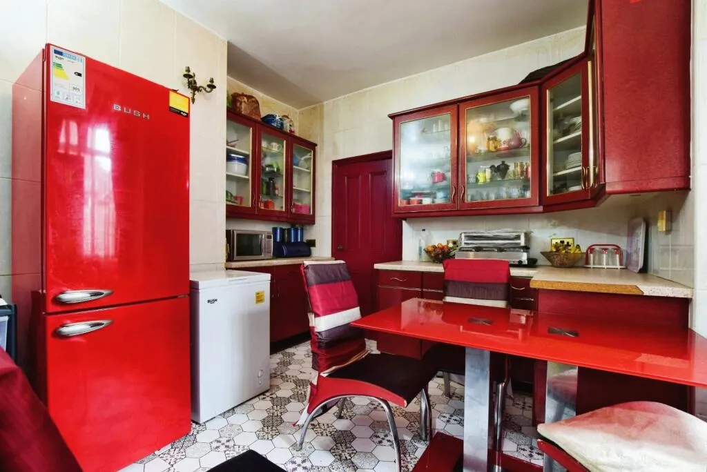 5 bed Semi-Detached