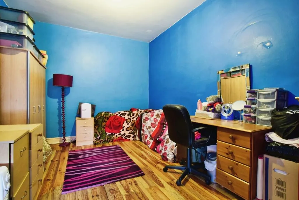 5 bed Semi-Detached
