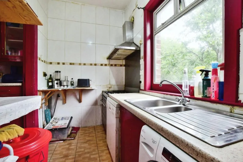 5 bed Semi-Detached