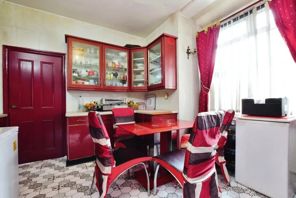 5 bed Semi-Detached