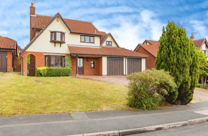 4 bed Detached